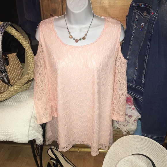 Elle Mode Pink lace cold shoulder NWT top - Picture 16 of 16